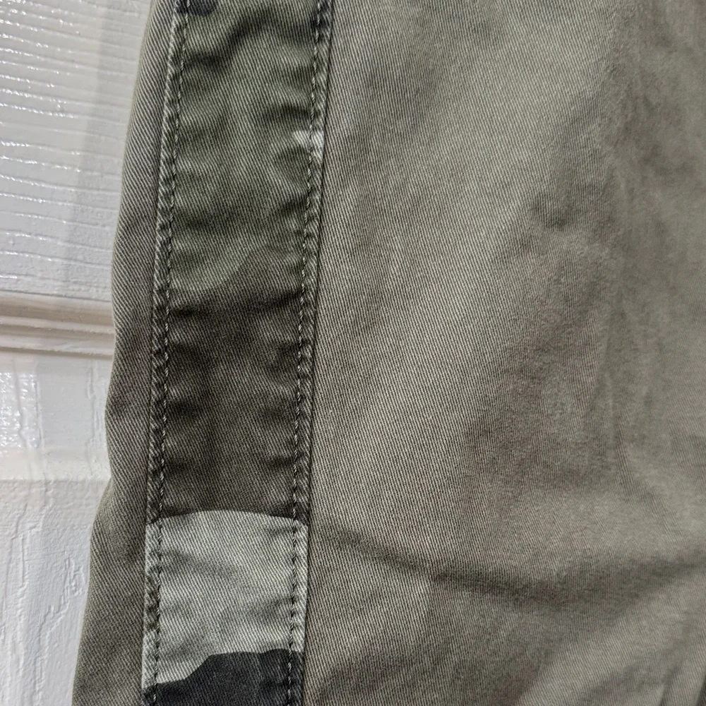 Urban Pipeline Olive Green Joggers with Camo Side Stripe Large (14/16) Husky
